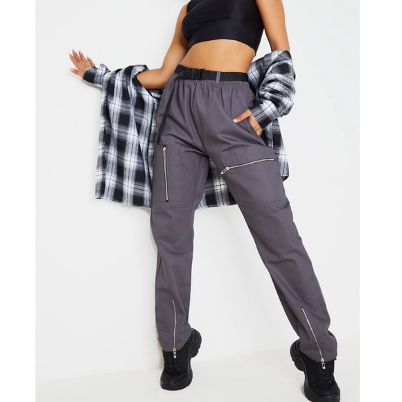 PrettyLittleThing Pants - Pretty little thing
